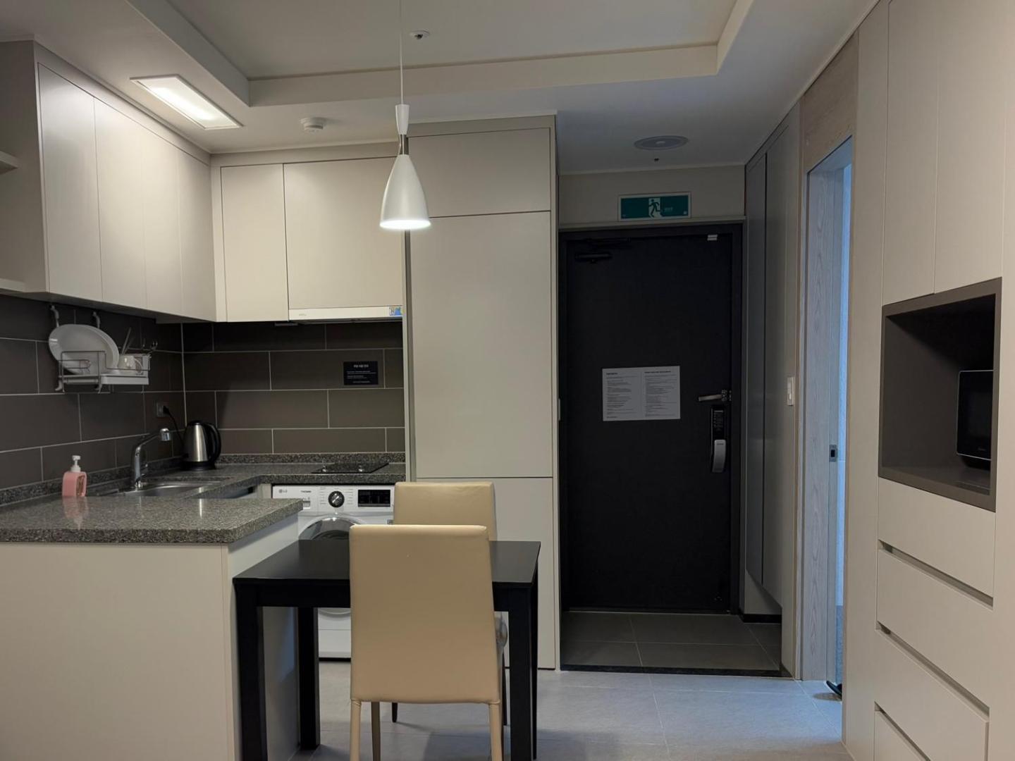 เดอะ โนเวมเบอร์ สเตย์ อิน แลนด์มาร์ค Aparthotel อินชอน ภายนอก รูปภาพ