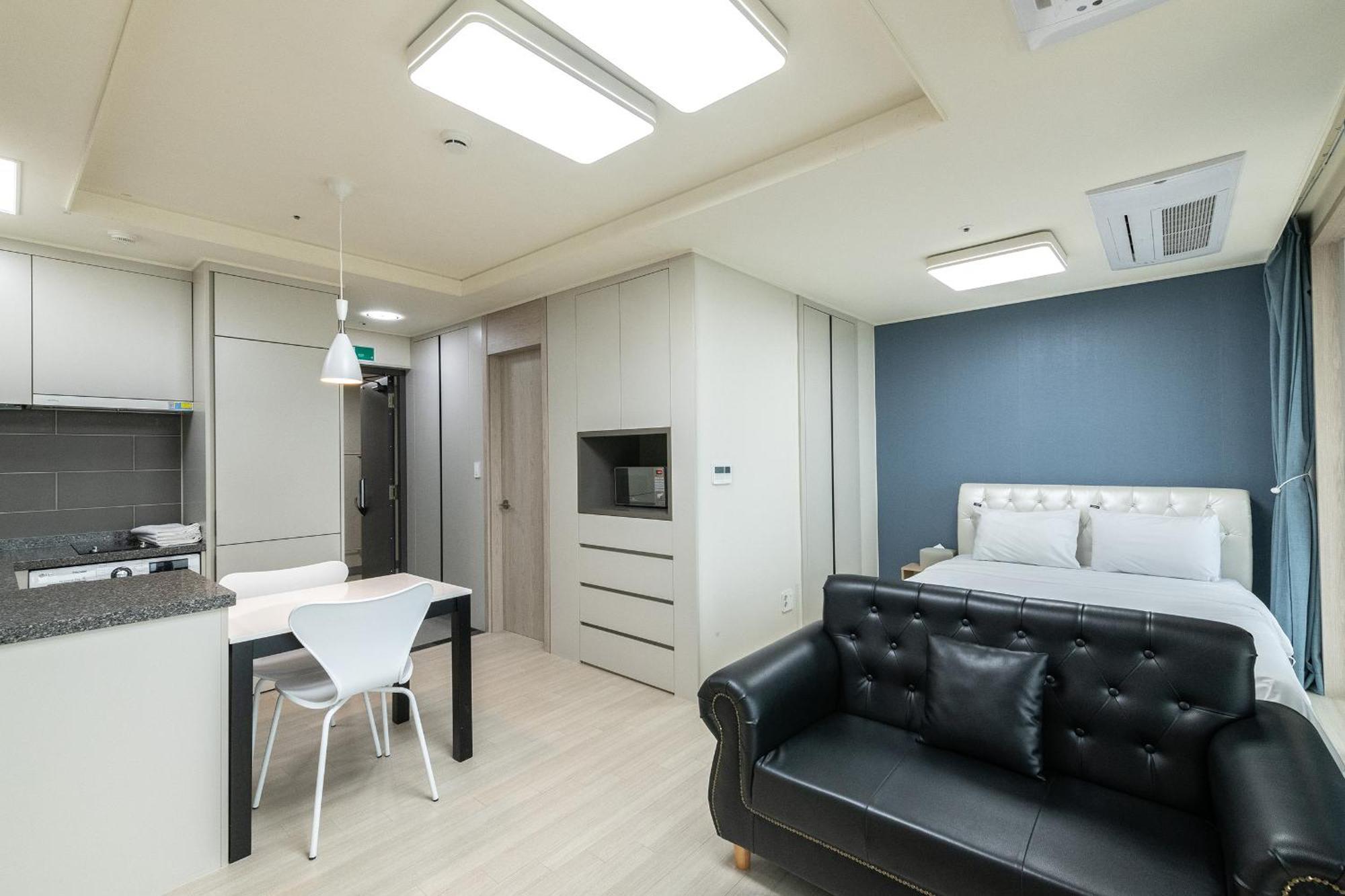 เดอะ โนเวมเบอร์ สเตย์ อิน แลนด์มาร์ค Aparthotel อินชอน ภายนอก รูปภาพ